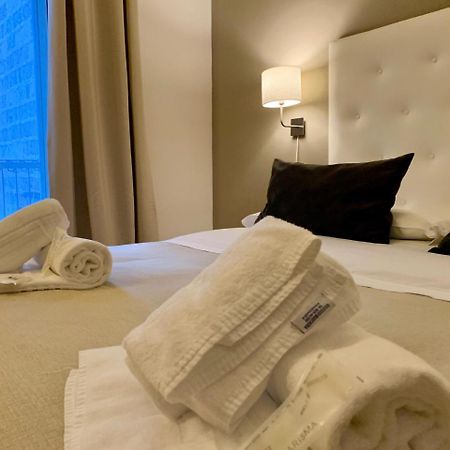 A Due Passi Dal Ponte Hotel Taranto Exterior photo