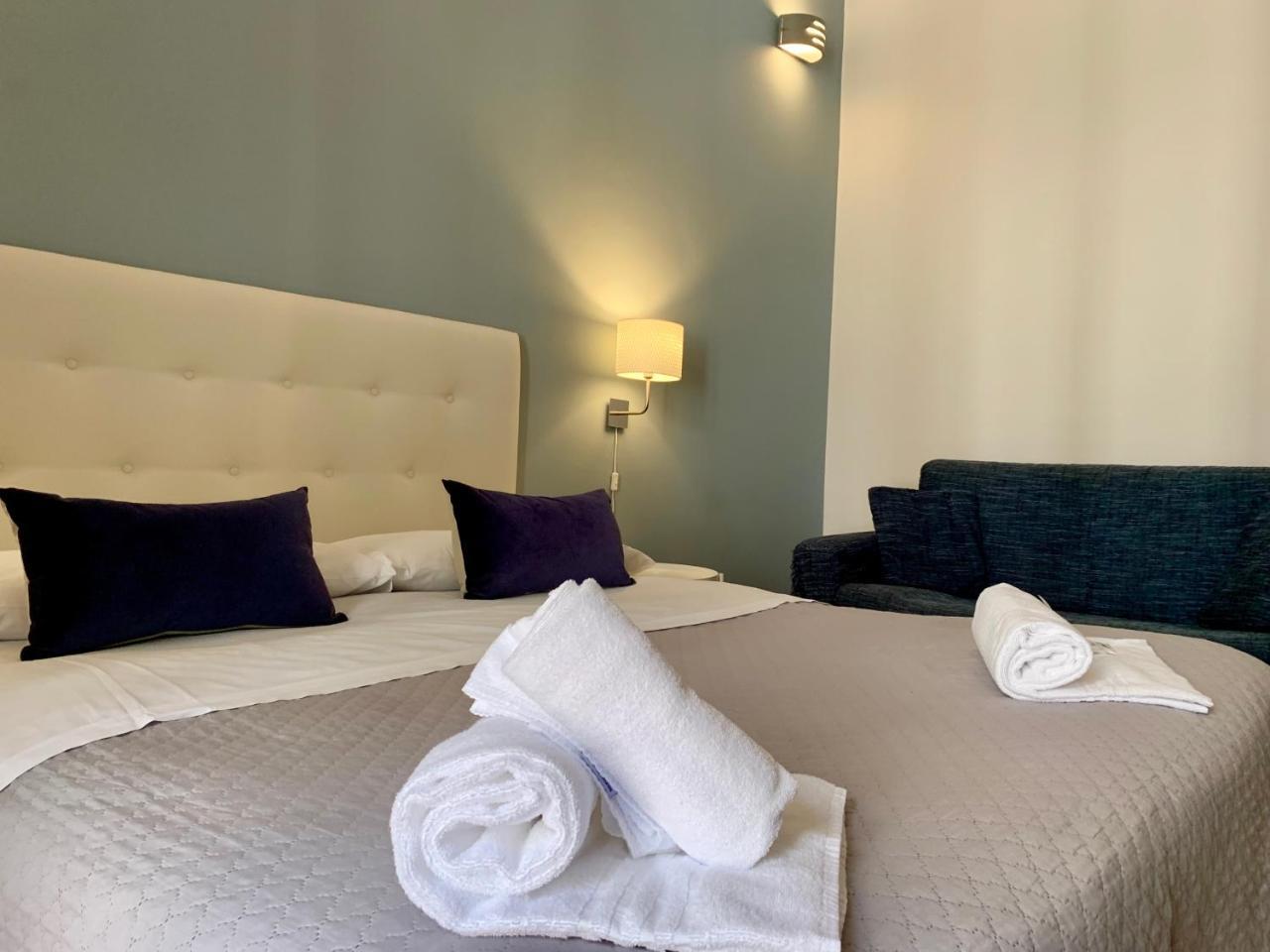 A Due Passi Dal Ponte Hotel Taranto Exterior photo